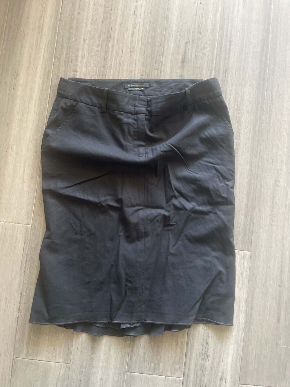 BCBGMAXAZRIA Black Knee-Length Pencil Skirt Size 6